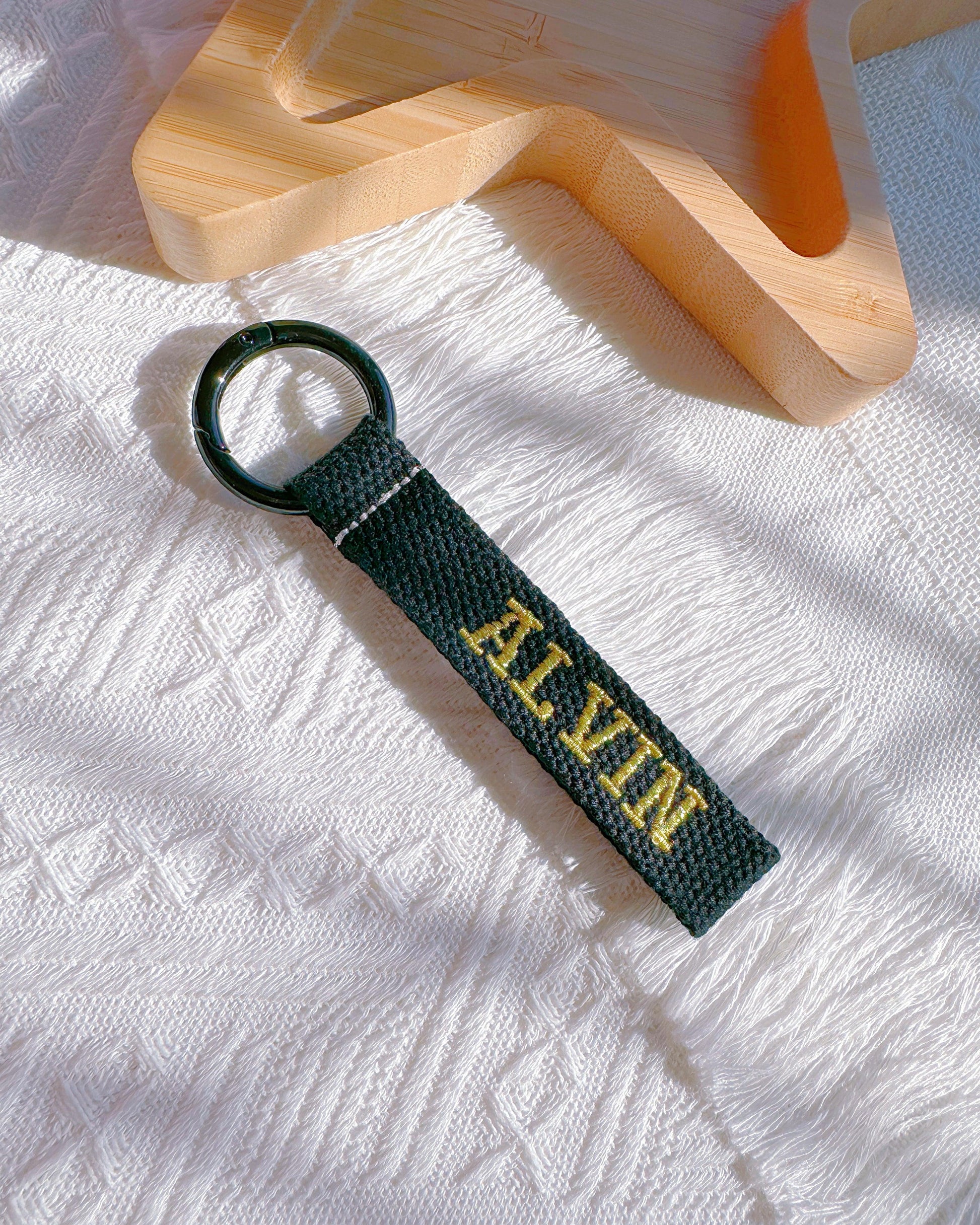 Gold & Silver Embroidered Name Tag | Custom Luggage & Keychain Tag - I‘M GIFT